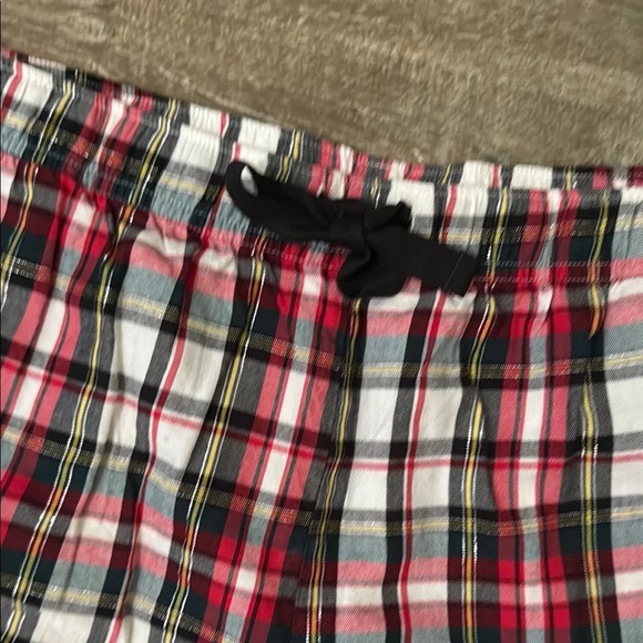 Victoria's Secret Red and Black Pajama Set for Cozy Nights - Picture 3 of 8